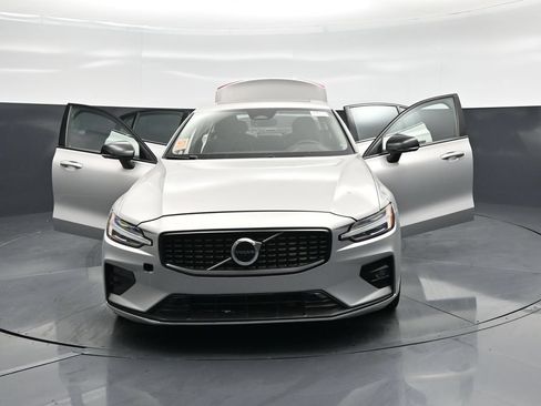 Used 2024 Volvo S60 B5 Core FWD image 29