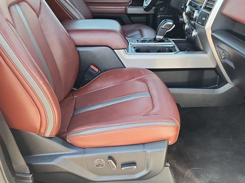 Used 2019 Ford F150 Platinum w/ Equipment Group 701A Luxury AWD/4WD image 12