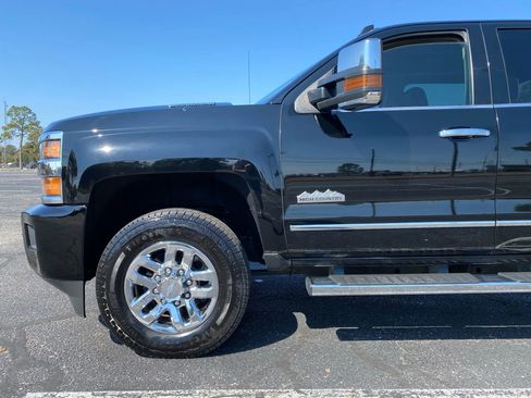 Used 2019 Chevrolet Silverado 3500 High Country w/ Duramax Plus Package image 5