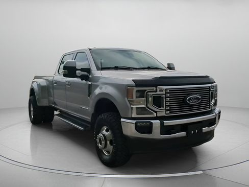 Certified 2022 Ford F350 Lariat w/ Lariat Ultimate Package image 3