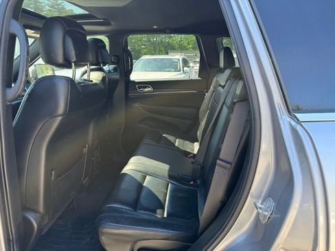 Used 2019 Jeep Grand Cherokee Limited AWD/4WD image 12