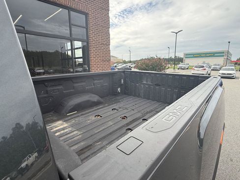 Used 2023 GMC Sierra 2500 Denali w/ Denali Ultimate Package AWD/4WD image 28