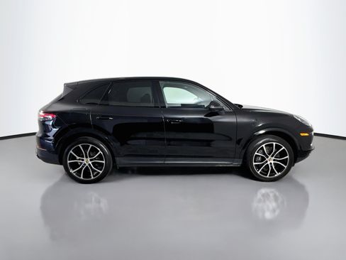 Used 2023 Porsche Cayenne AWD/4WD image 11