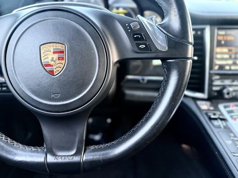 Used 2016 Porsche Panamera GTS image 26