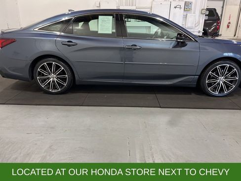 Used 2020 Toyota Avalon XSE image 9