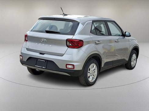 New 2026 Hyundai Venue SE image 7