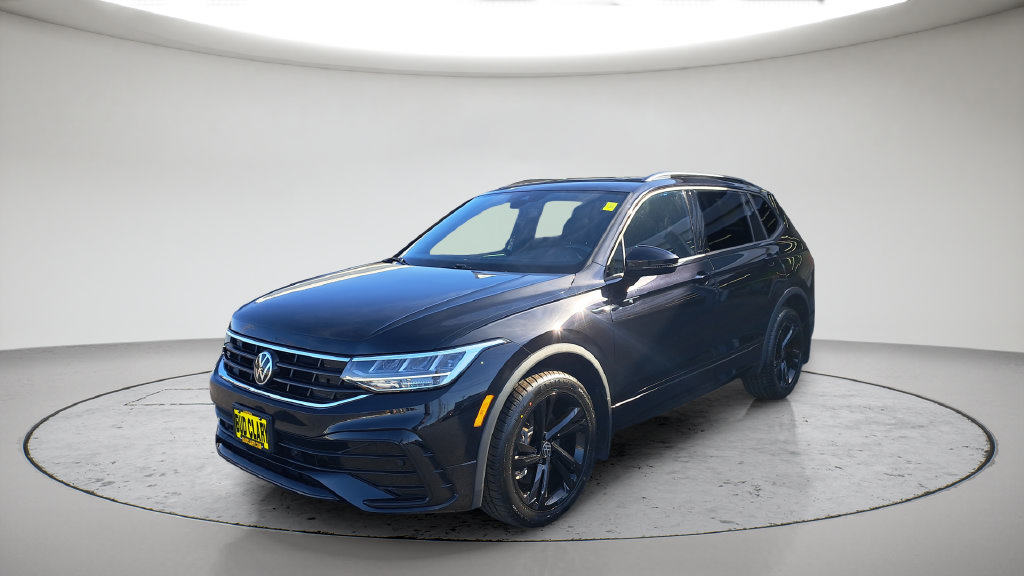 Used 2023 Volkswagen Tiguan SE R-Line AWD/4WD image 1
