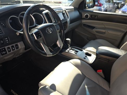 Used 2013 Toyota Tacoma 4x4 Double Cab w/ TRD Off-Road Pkg image 11