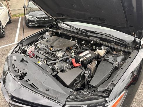 Used 2022 Toyota Camry SE image 19