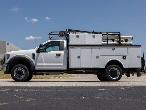 Used 2019 Ford F550 2WD Regular Cab Super Duty image 4