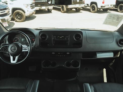 Used 2020 Mercedes-Benz Sprinter 2500 image 15