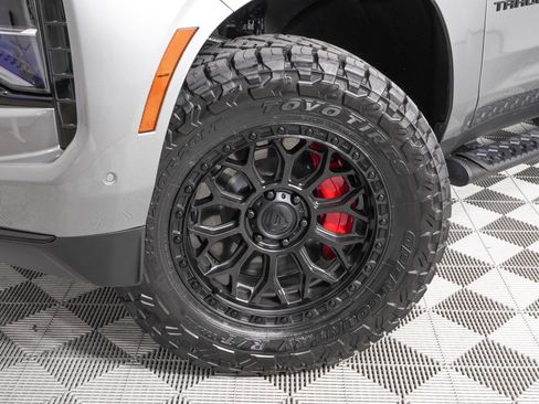 Used 2026 Chevrolet Tahoe RST w/ RST Performance Edition AWD/4WD image 33