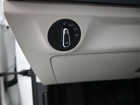 New 2026 Volkswagen Jetta SE image 21