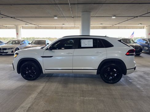 Used 2023 Volkswagen Atlas Cross Sport SEL R-Line image 5