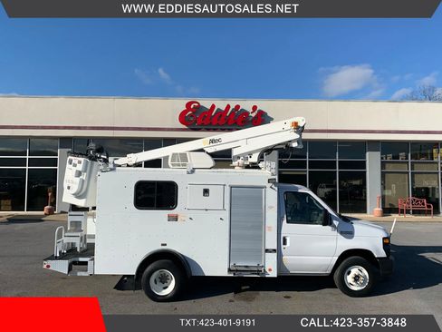 Used 2017 Ford E-350 and Econoline 350 Super Duty image 1