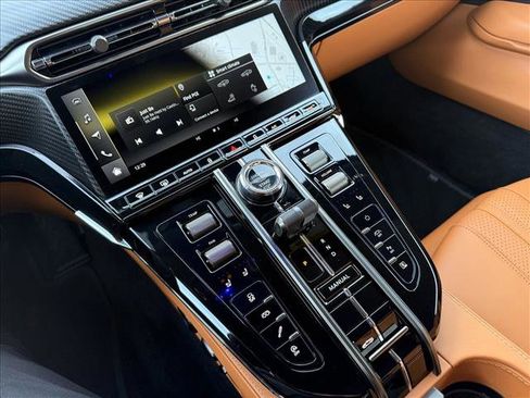 New 2026 Aston Martin V8 Vantage Convertible RWD image 26