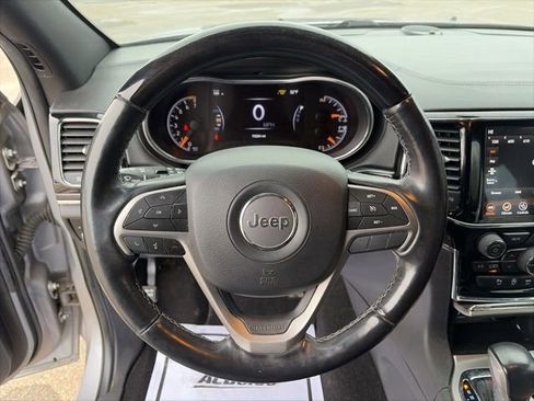 Used 2020 Jeep Grand Cherokee Overland AWD/4WD image 25
