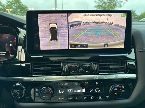 New 2026 Nissan Pathfinder Platinum AWD/4WD image 33