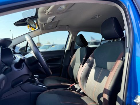 Used 2020 Nissan Versa SR FWD image 12