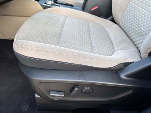 Certified 2022 Ford Escape SE w/ Convenience Package image 18