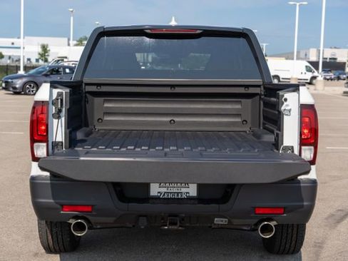 Used 2023 Honda Ridgeline Sport image 17