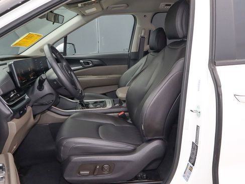 Used 2025 Kia Carnival LXS image 7