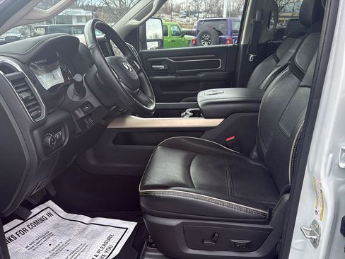 Used 2024 RAM 2500 Laramie image 11