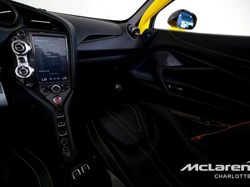 Used 2022 McLaren 765LT RWD image 17