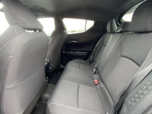 Used 2018 Toyota C-HR XLE image 11