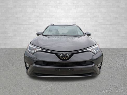 Used 2018 Toyota RAV4 Limited FWD image 5