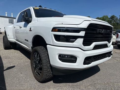 Used 2025 RAM 3500 Laramie image 9