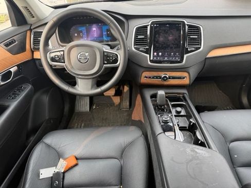 Used 2023 Volvo XC90 T8 Plus w/ Protection Package Premier AWD/4WD image 9