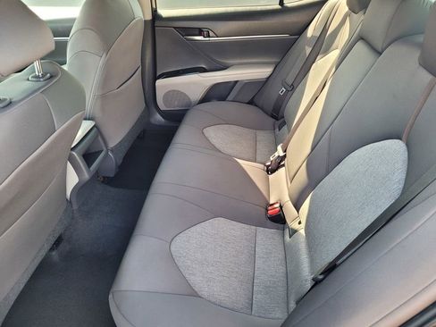 Used 2019 Toyota Camry LE image 8