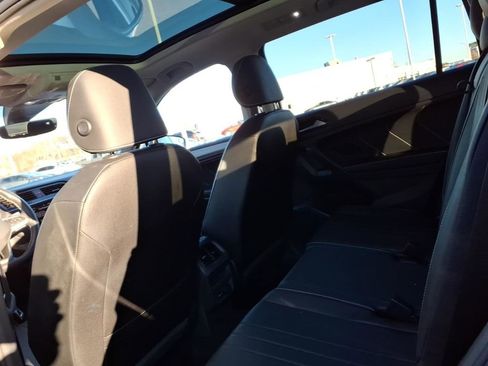 Used 2022 Volkswagen Tiguan SE w/ Panoramic Sunroof Package AWD/4WD image 27