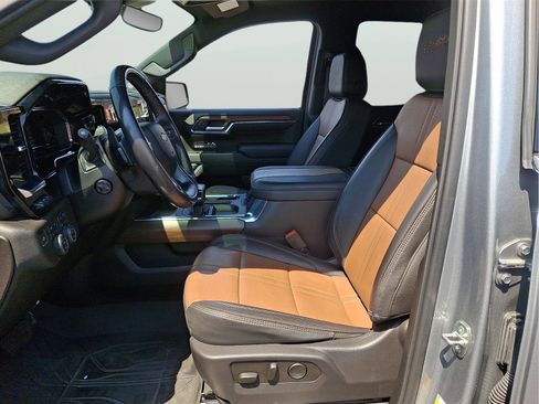 Used 2024 Chevrolet Silverado 1500 High Country w/ Technology Package AWD/4WD image 41