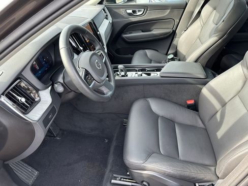 Used 2025 Volvo XC60 B5 Plus AWD/4WD image 17