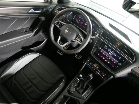 Used 2023 Volkswagen Tiguan SEL R-Line AWD/4WD image 9