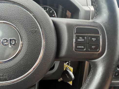 Used 2012 Jeep Liberty Sport w/ Popular Equipment Group AWD/4WD image 23