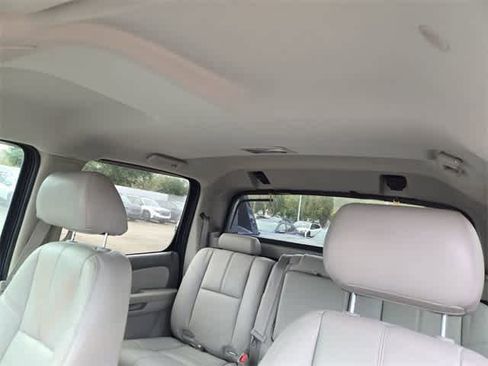 Used 2013 Chevrolet Avalanche LT w/ All-Star Edition image 18