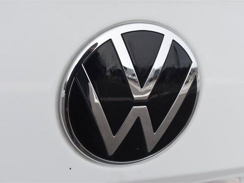 Used 2022 Volkswagen Taos SE image 18