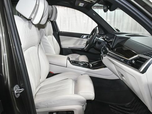 Used 2024 BMW X5 xDrive40i w/ M Sport Package AWD/4WD image 64