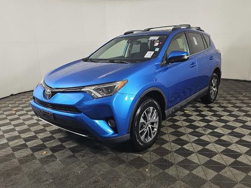 Used 2018 Toyota RAV4 XLE image 8