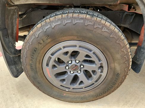 Used 2025 Nissan Frontier PRO-4X w/ Tow Package AWD/4WD image 9
