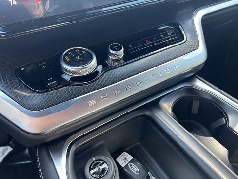 New 2026 Ford Expedition Max Platinum image 38