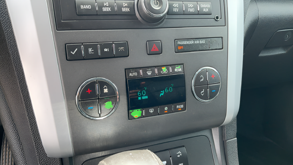 Used 2011 Chevrolet Traverse LT w/ Personal Connectivity Package FWD image 14