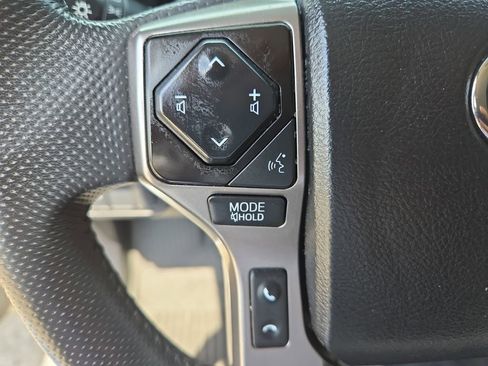 Used 2022 Toyota Tacoma SR5 RWD image 16