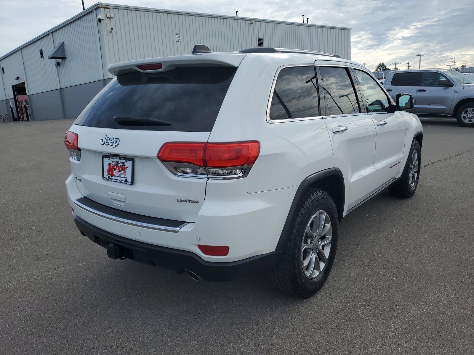 Used 2014 Jeep Grand Cherokee Limited w/ Luxury Group II AWD/4WD image 4