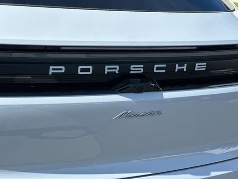 New 2026 Porsche Macan Electric RWD image 32