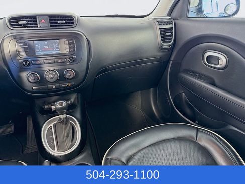 Used 2016 Kia Soul + image 21