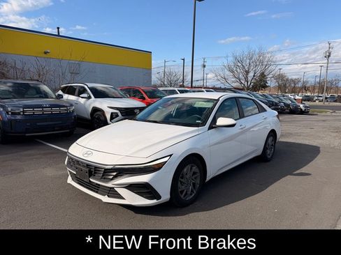 Certified 2024 Hyundai Elantra SEL FWD image 7